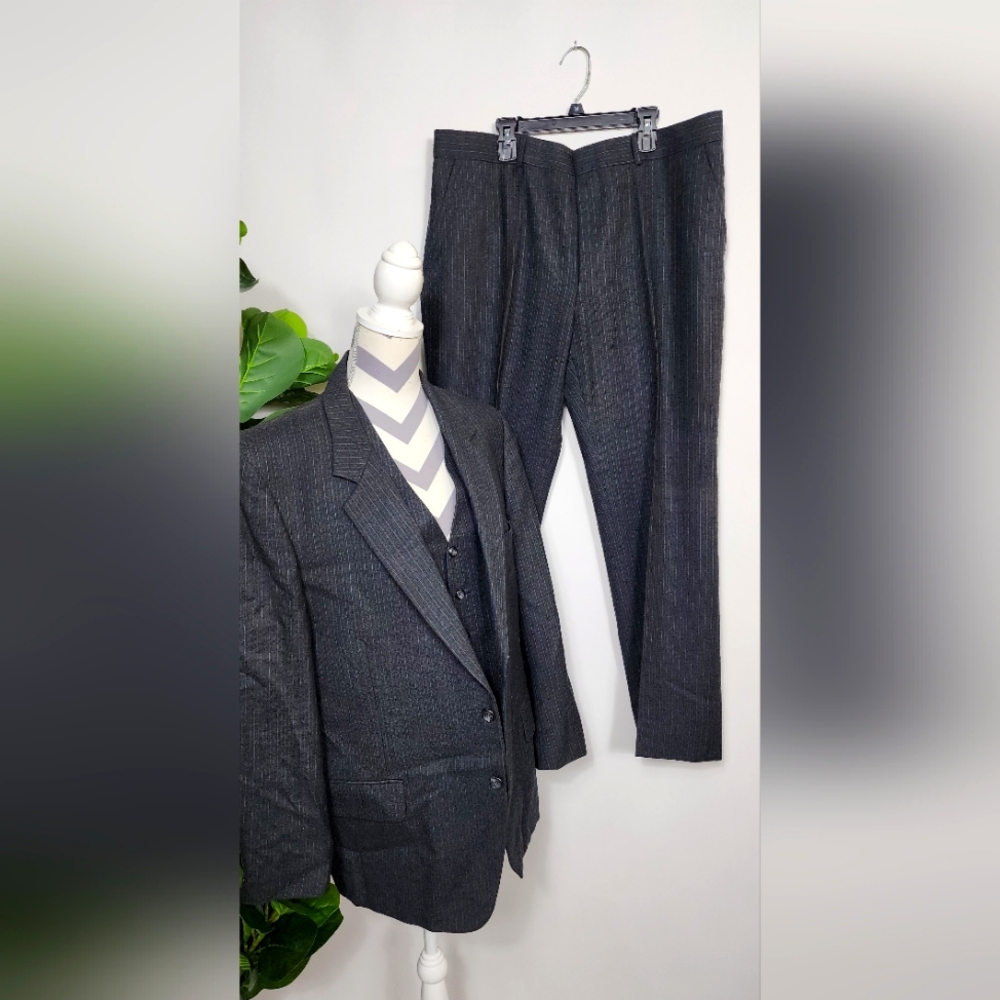 Miltons 3 piece black, blue & white pinstripe suite, 44x40